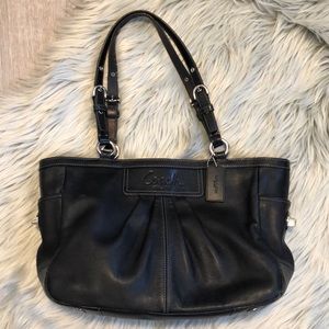 💥SOLD💥Beautiful black leather coach bag